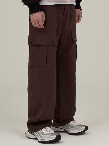 Button Cargo Pants RedBrown - FAMILLE - Modalova