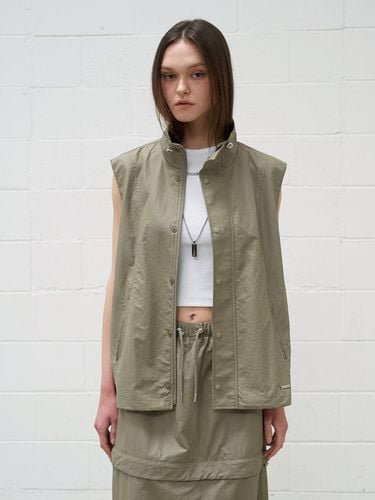 Glossy Oversized Vest Khaki - fromwhere - Modalova