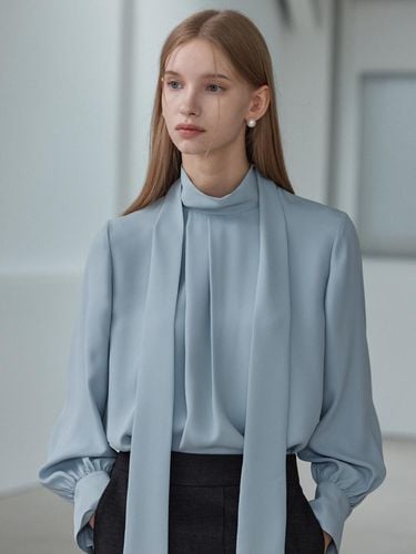 High-neck Tie blouse_Grayish Blue - hyyk - Modalova