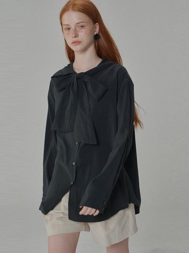 Silky Tie Hodieed Ribbon Blouse_Black - OPENING SUNSHINE - Modalova