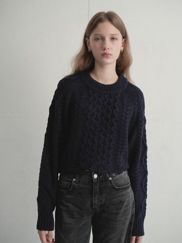 Destructed Round Twisted crop knit (Navy) - VLETI - Modalova