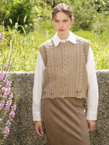 Wool Cable Destructed Knit Vest (Beige) - VLETI - Modalova