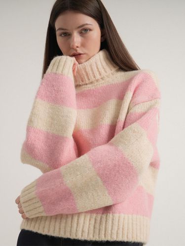 Wool Stripe Turtleneck Sweater (Pink) - VLETI - Modalova