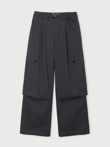 UTILITY BUCKLE PANTS (CHARCOAL) - Ethos - Modalova