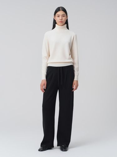 Cashmere Essential Turtleneck - JRIUM - Modalova