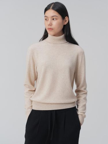 Cashmere Essential Turtleneck - JRIUM - Modalova