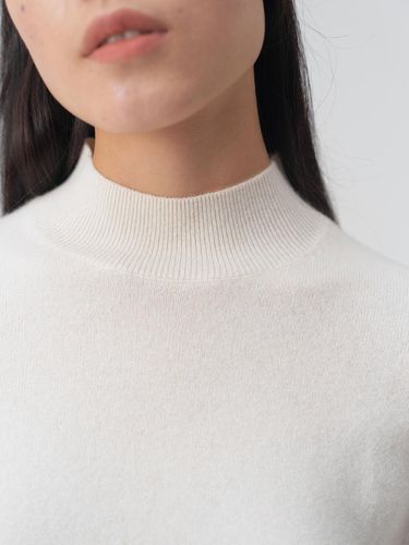 Cashmere Essential Mock Neck - JRIUM - Modalova