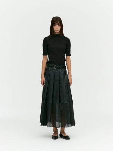 Woven Color Fake Leather Long Skirt EMO7WSK020 - E.B.M (Edition by Michaa) - Modalova