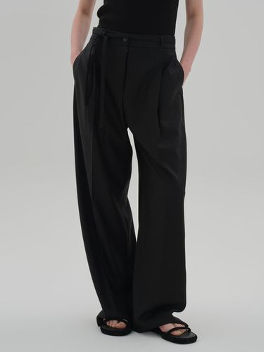 Classic strap pants_black - Jun by Jun k. - Modalova