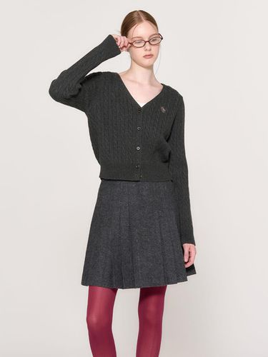 New Classic Wool Cable V-neck Cardigan [CHARCOAL] - GENERAL IDEA - Modalova