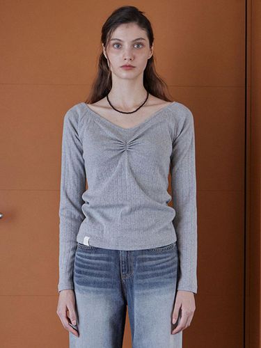 PUNCHING SHIRRING V-NECK TOP_2 COLORS_GRAY - HAINT - Modalova