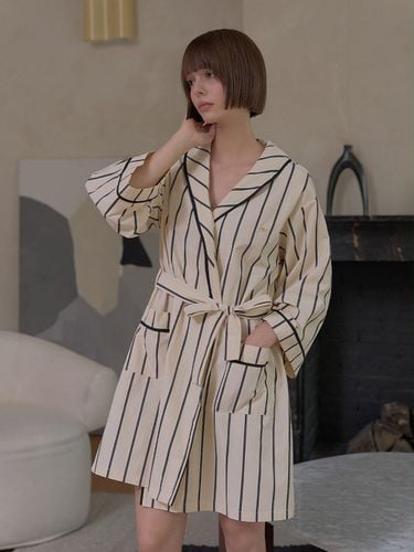 PINSTRIPE GOLF ROBE (W/POUCH)_Beige Stripe - PLAYBOO - Modalova