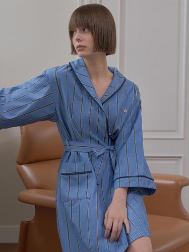 PINSTRIPE GOLF ROBE (W/POUCH)_Blue Stripe - PLAYBOO - Modalova