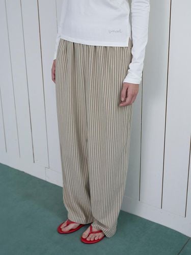 Stripe corduroy easy pants_beige - VANISHMENT - Modalova