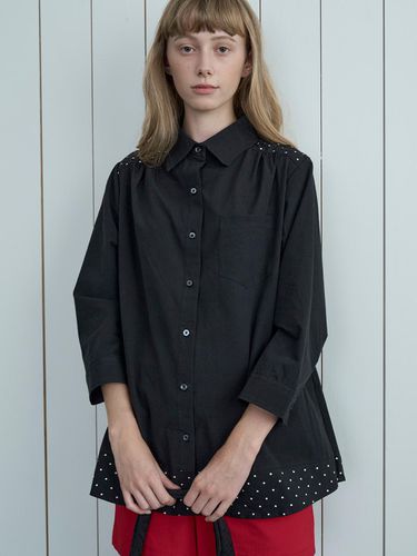 Dot shirring shirt_black - VANISHMENT - Modalova