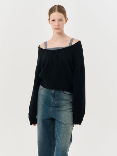 U-neck Ribbon Knitwear Pullover [BLACK] / WBD4L055 - GENERAL IDEA - Modalova