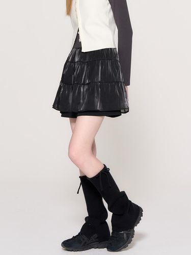 Glossy Layered Shirring Skirt [BLACK] / WBD3L13508 - GENERAL IDEA - Modalova