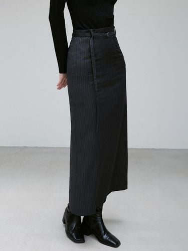 STRIPED BACK-SLIT STRAIGHT SKIRT - RE RHEE - Modalova