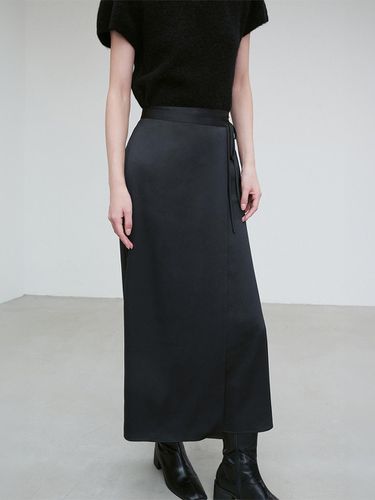 SILKY WRAP MIDI SKIRT - RE RHEE - Modalova