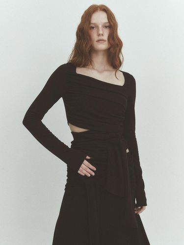 LAYERED SLIT T (BLACK) - ASURA - Modalova