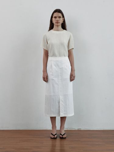 Front slit casual H-line skirts [WHITE] - STEP AROUND - Modalova