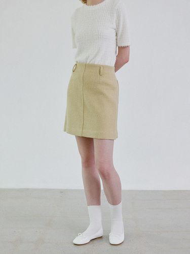 Boucle mini skirt_BUTTERY YELLOW - STEP AROUND - Modalova