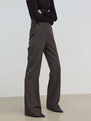 Back Point Straight Slacks_CHARCOAL - emkm - Modalova