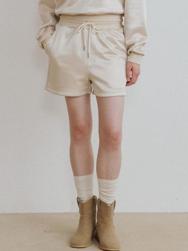 Shining Shorts [Light Beige] - BRILLE MONTHS - Modalova