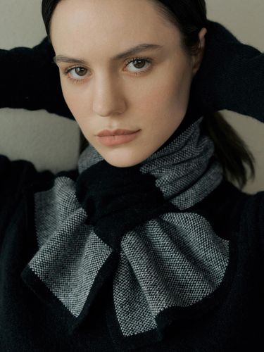 Classic ell mini scarf (2color) - BB’DE SOLI’DE - Modalova