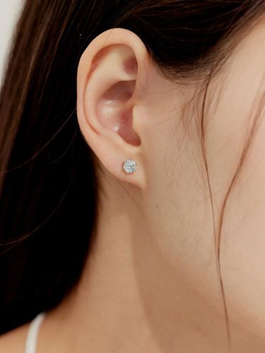 Silver]Twinkle cubic stud earrings - murmur - Modalova