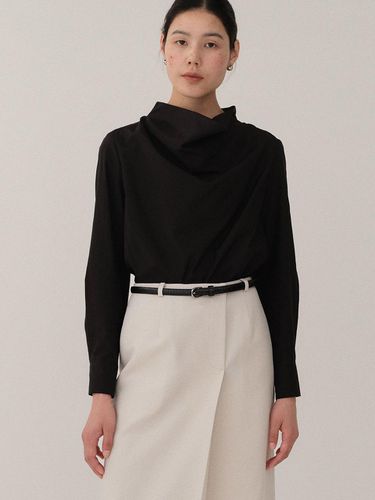 FW24 Silk Blouse Black - KINDERSALMON - Modalova