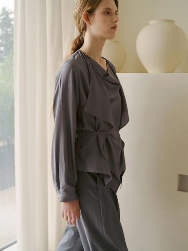 FW24 Karin Sheer Blouse Sage - KINDERSALMON - Modalova