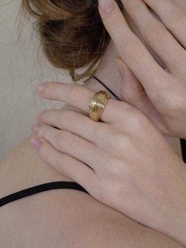 Pleats shell ring ver.2 - fiore - Modalova