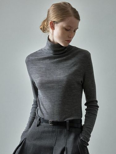 Breeze Wool Roll Neck Top - 5 Colors - FACADE PATTERN - Modalova