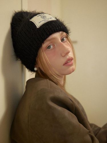 LR LABEL BEANIE_BLACK - leterie - Modalova