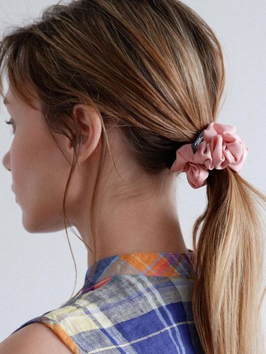 Basic Silky Scrunchie_Small_Pink - voor - Modalova