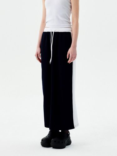 SIDE RIB BANDING LONG SKIRT [NAVY] - runningHIGH - Modalova