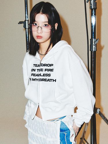 LETTERING CROP ZIP UP HOODIE [WHITE] - runningHIGH - Modalova