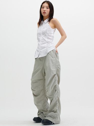 SHIRRING NYLON PARACHUTE PANTS [] - runningHIGH - Modalova