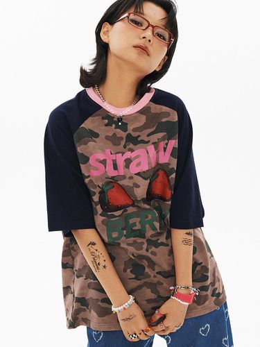 Strawberry Overfit Raglan T-shirt [] - WONDER VISITOR - Modalova