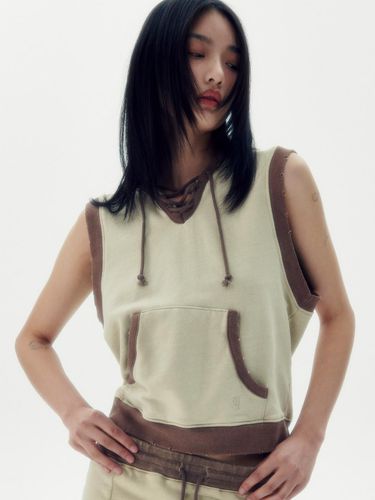 HOODED SLEEVELESS SWEAT VEST [BEIGE] - runningHIGH - Modalova