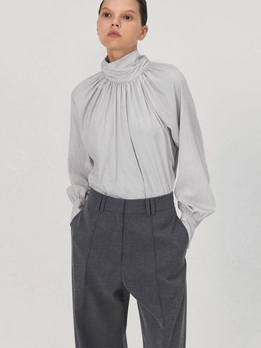 Turtleneck Tie Blouse_GRAY - ONE - Modalova