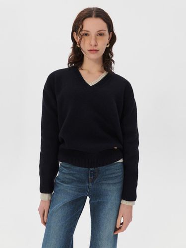 V-neck Superfine Merino Wool Sweater - KUME - Modalova