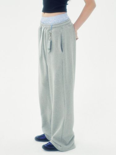 TRUNK LAYERED SWEAT PANTS [GREY] - runningHIGH - Modalova