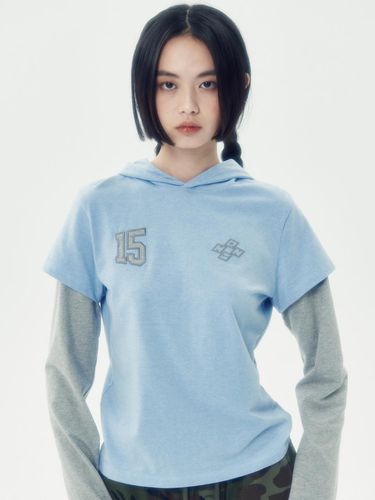 LAYERED SLEEVE HOOD TEE [SKY BLUE] - runningHIGH - Modalova