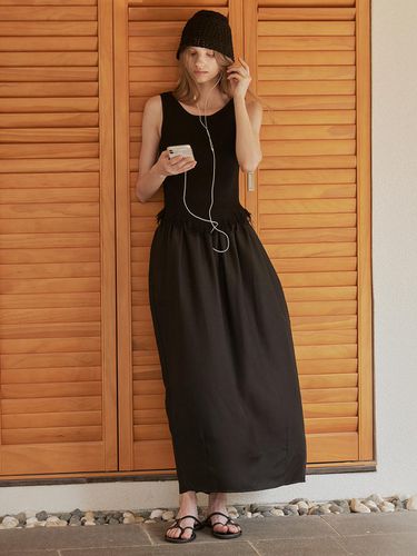 Shirring long skirt (2color) - HUNCH - Modalova