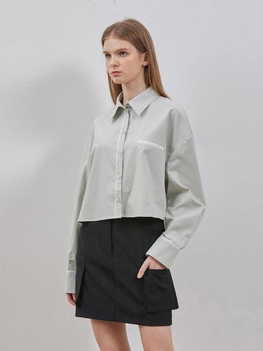 CROP TRIMMING STRIPE SHIRT GREEN - RYUL + WAI: - Modalova