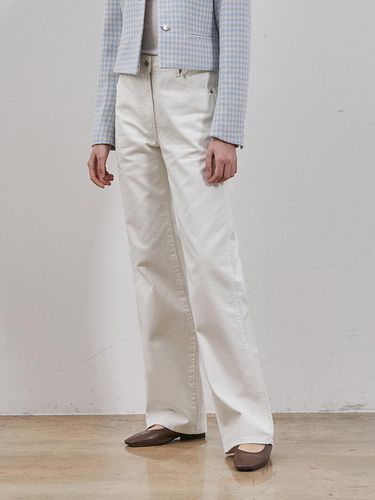 DENIM CLASSIC STRAIGHT PANTS WHITE - RYUL + WAI: - Modalova