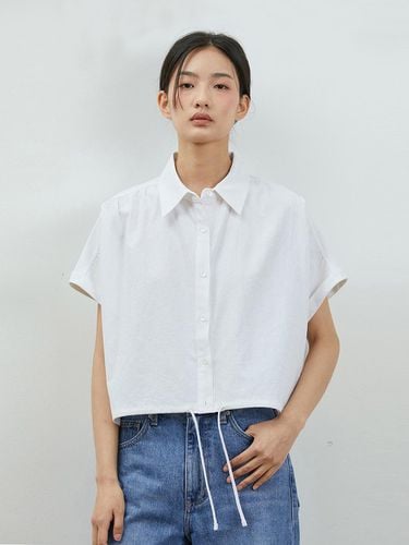 LINEN SHIRRING CROP BLOUSE - RYUL + WAI: - Modalova