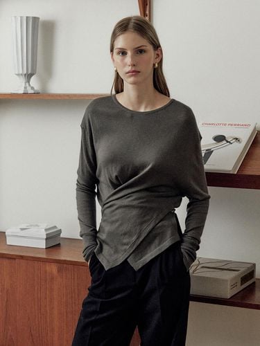 Round neck two-way wrap knitwear (2color) - HUNCH - Modalova